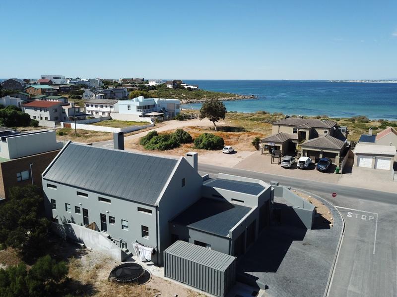 To Let 2 Bedroom Property for Rent in Britannia Bay Western Cape